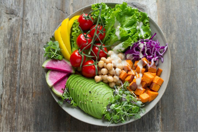 Alimentation équilibrée : adopter de meilleures habitudes sans frustration